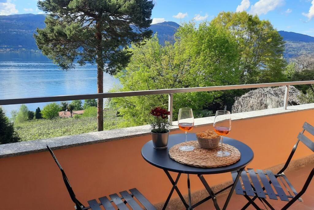 La Casa Di Giulia - Holiday Home Ranco Dış mekan fotoğraf