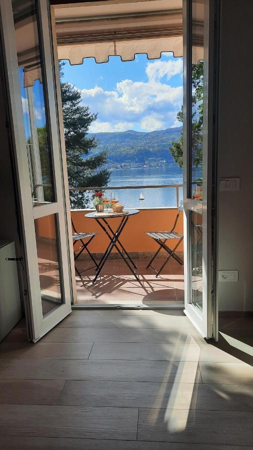 La Casa Di Giulia - Holiday Home Ranco Dış mekan fotoğraf