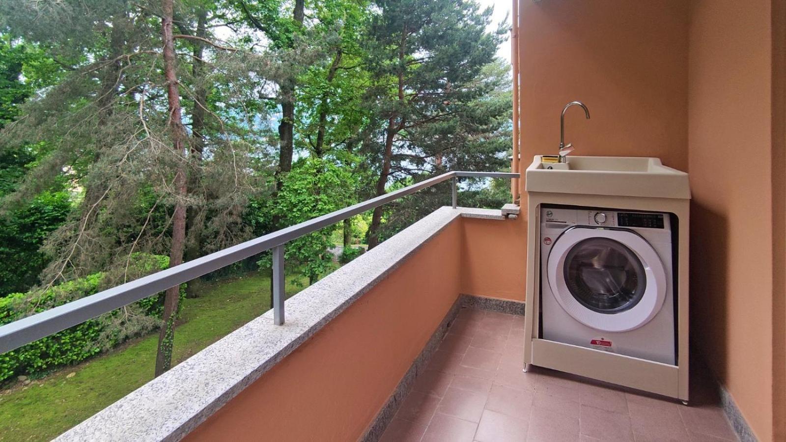 La Casa Di Giulia - Holiday Home Ranco Dış mekan fotoğraf